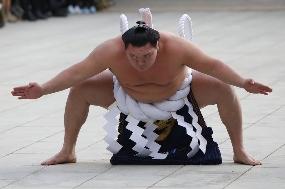 Il campione di sumo Hakuho, originario della Mongolia (Ap)